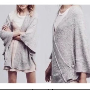 Knitted & knotted poncho size medium